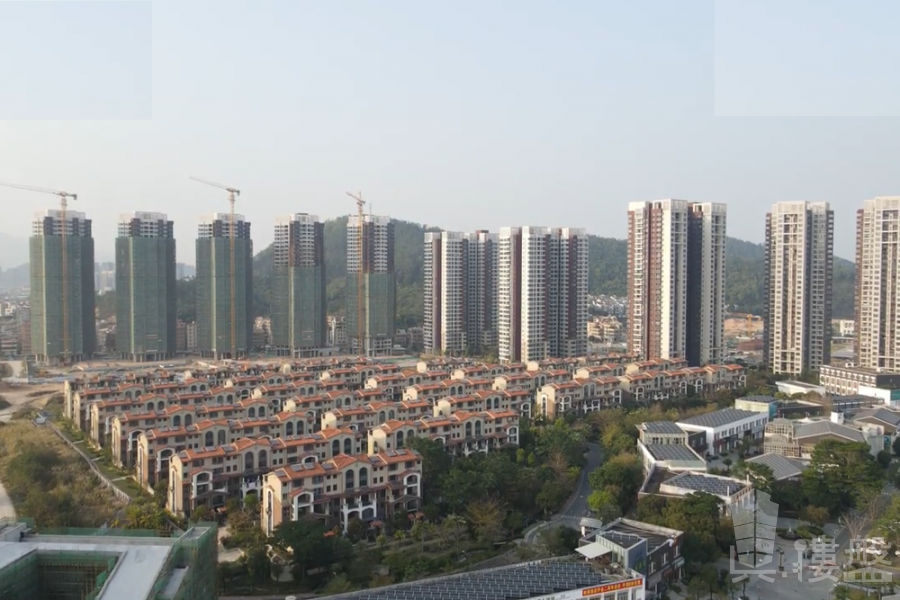 珠海五洲东方墅，首期5万(减)，前后花园别墅，尊贵府第，现楼发售，香港银行按揭，最新价单