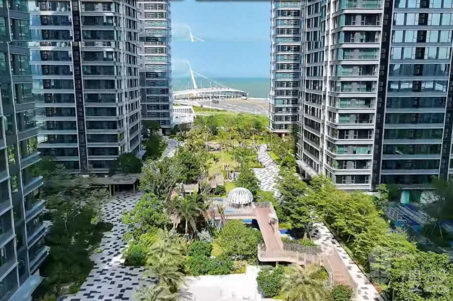 珠海世茂港珠澳口岸城，首期5万(减)，港珠澳大桥关口上盖物业，香港银行按揭，最新价单，中港专车免费上门接载睇楼