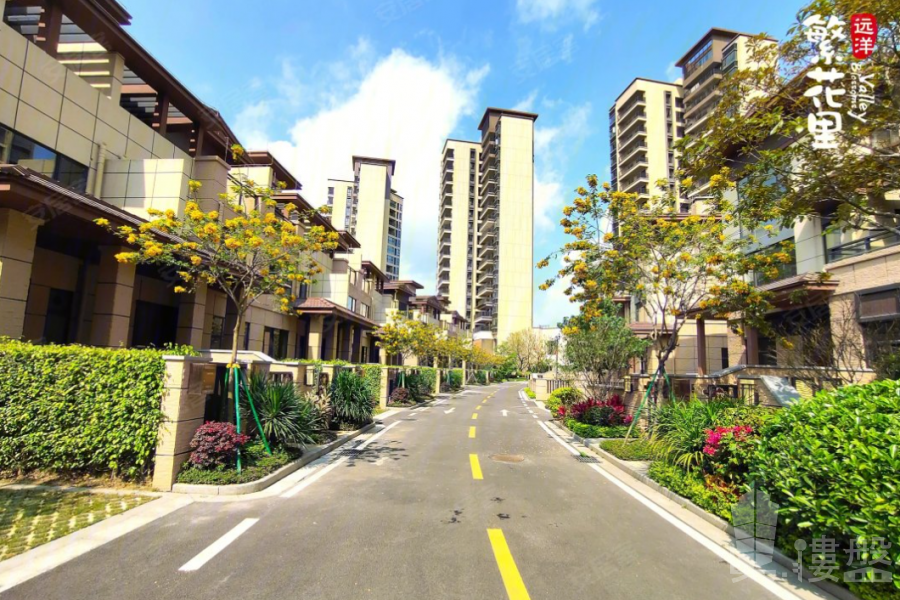 中山远洋繁花里别墅，0首期，屋苑巴士直通香港往返，香港银行按揭，深中通道30分钟到深圳，最新价单，中港专车免费上门接载看房